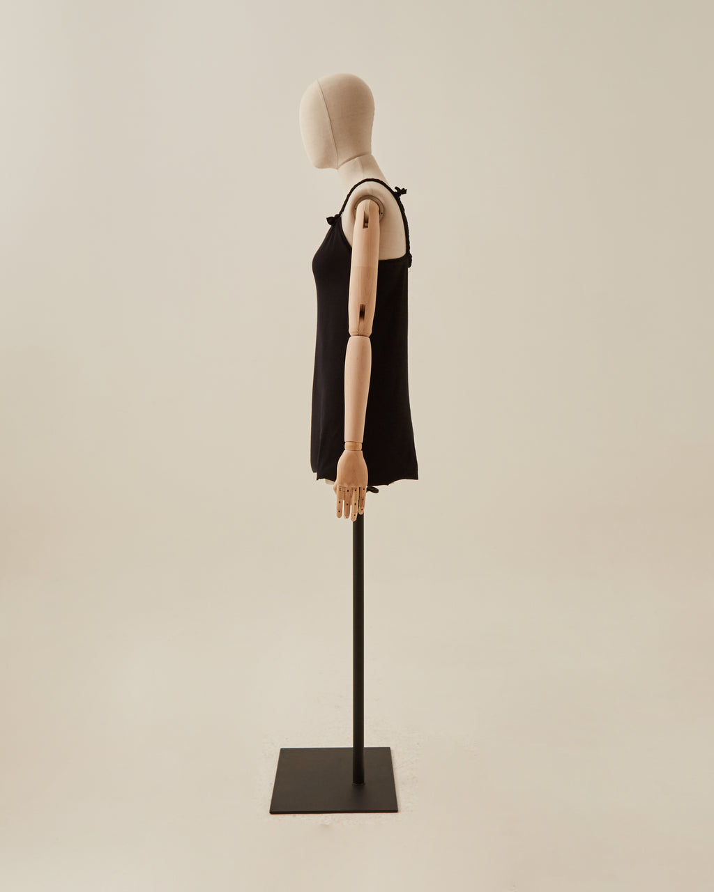 Ninfea one-shoulder tank top (black)